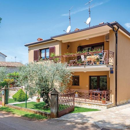 Stunning Apartment In Umag With Wifi Exterior foto