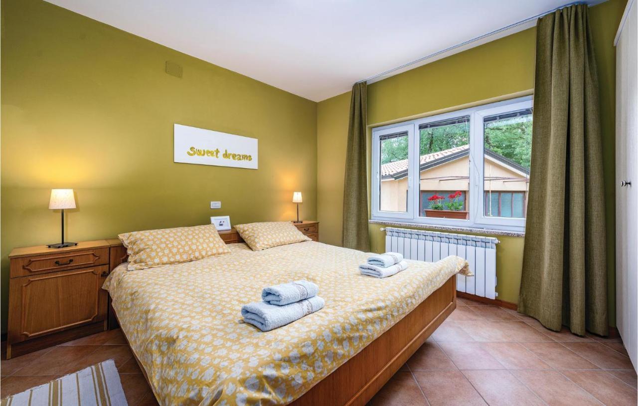 Stunning Apartment In Umag With Wifi Exterior foto