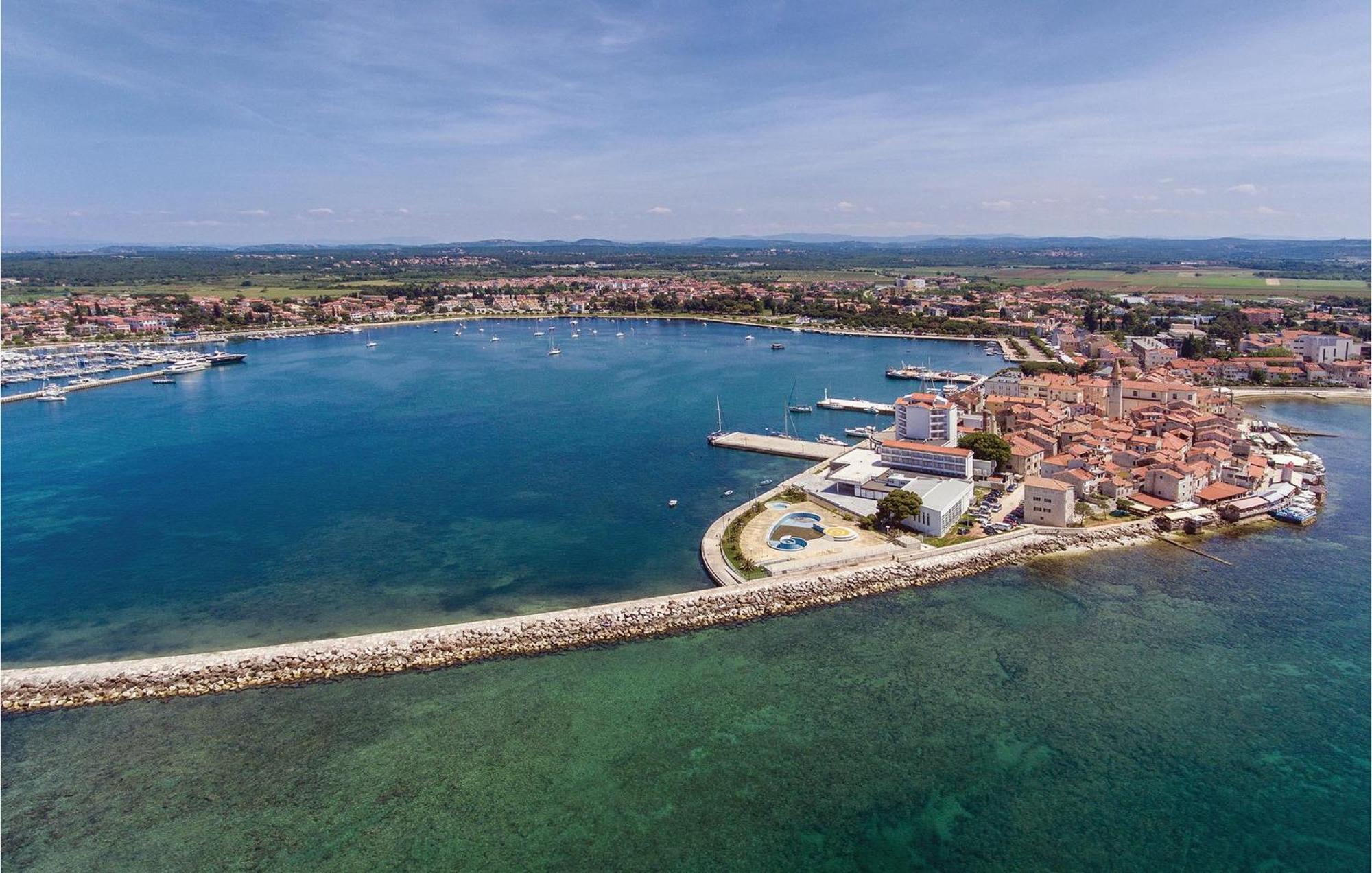 Stunning Apartment In Umag With Wifi Exterior foto